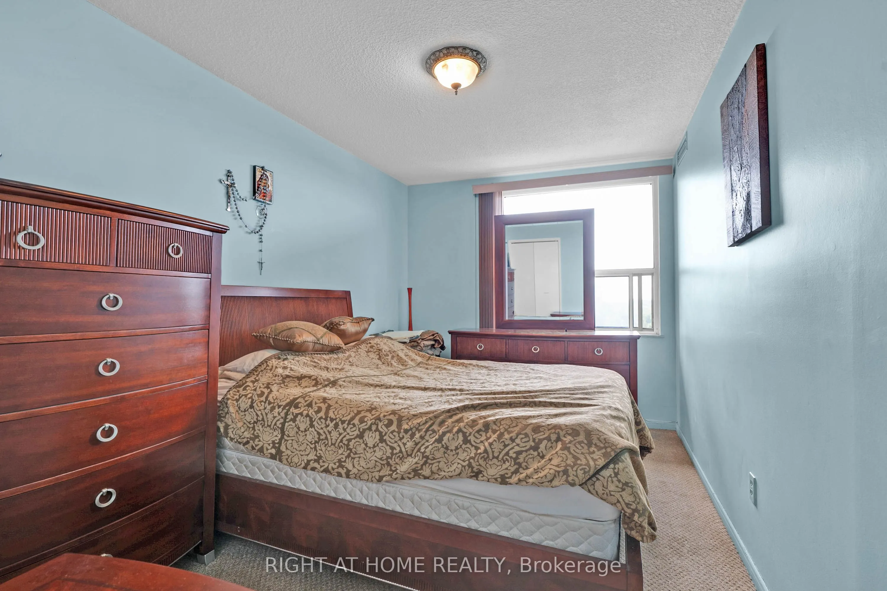 45 Silverstone Drive, #909