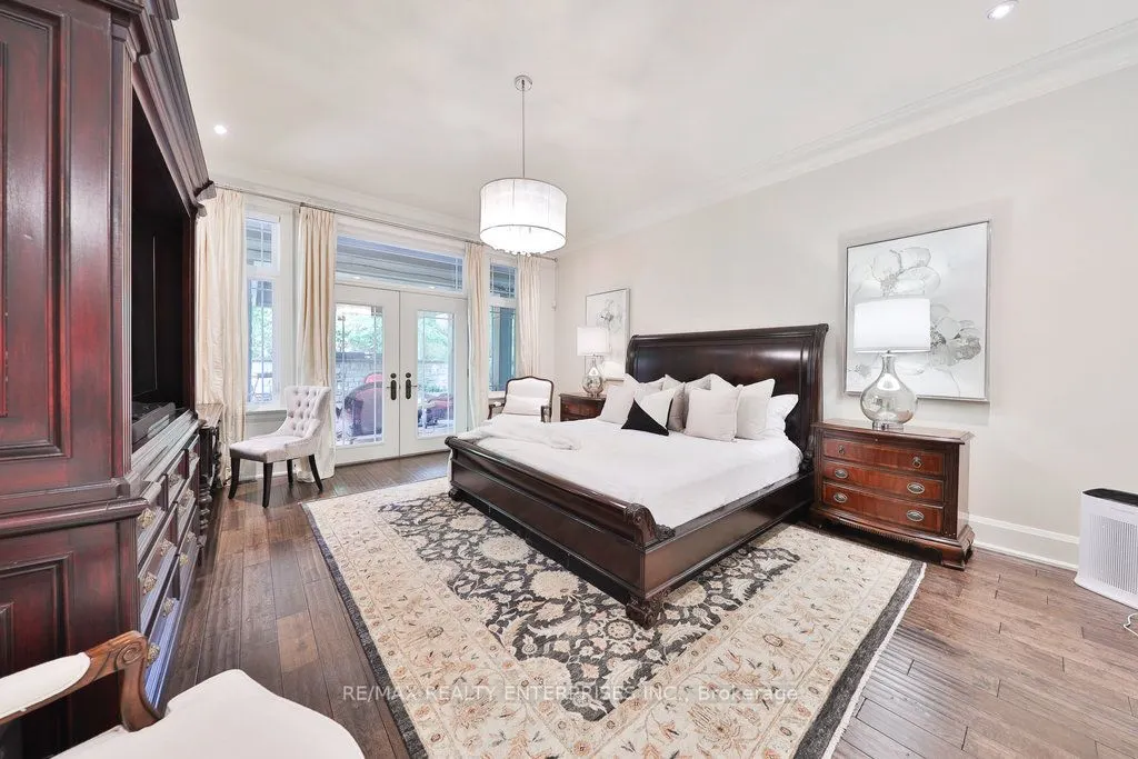 5047 Lakeshore Road