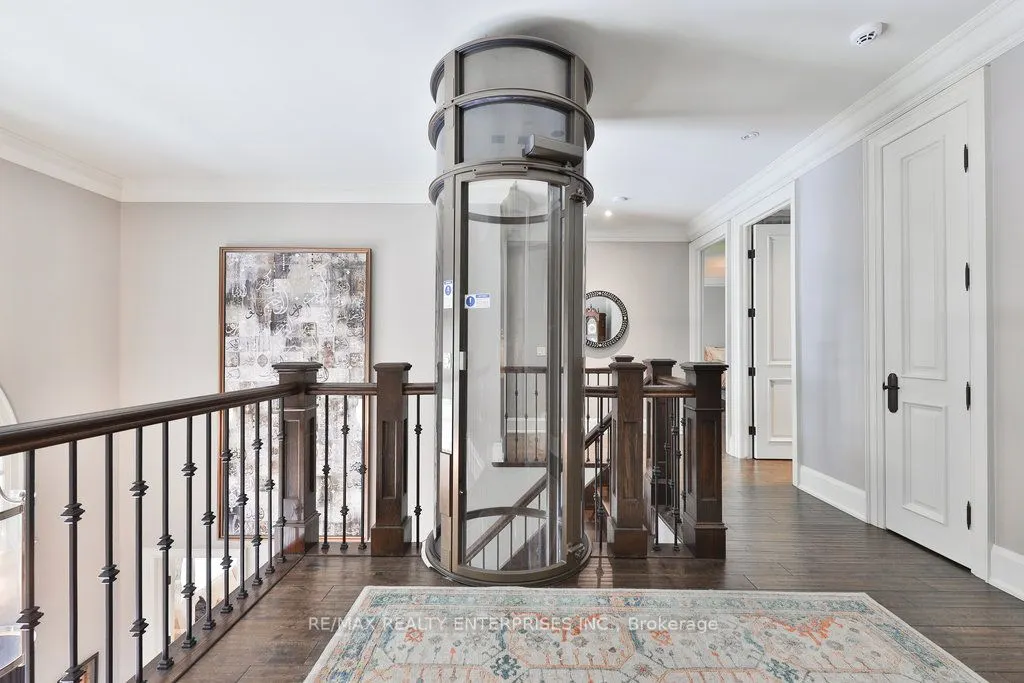 5047 Lakeshore Road