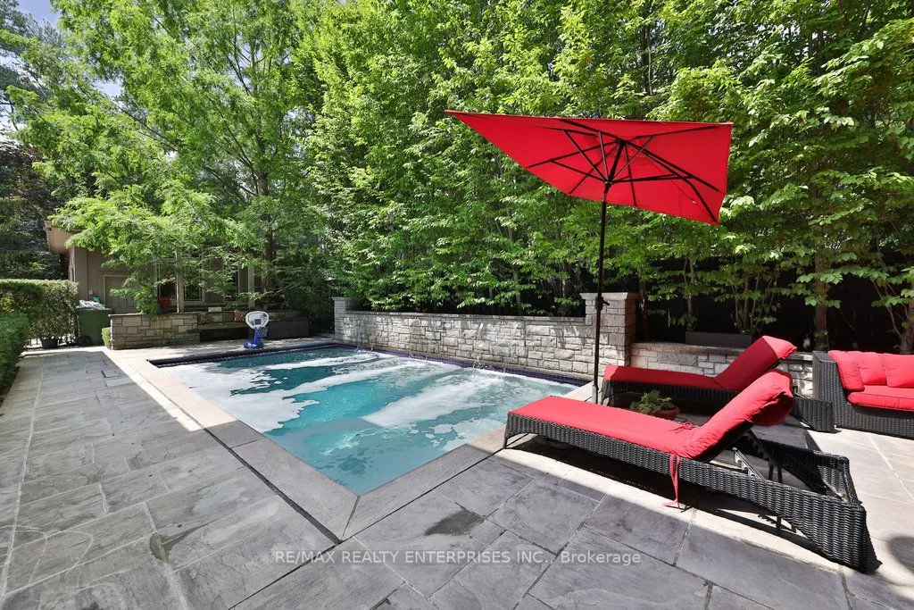5047 Lakeshore Road