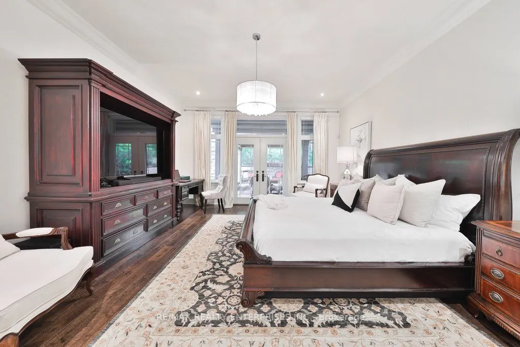 5047 Lakeshore Road