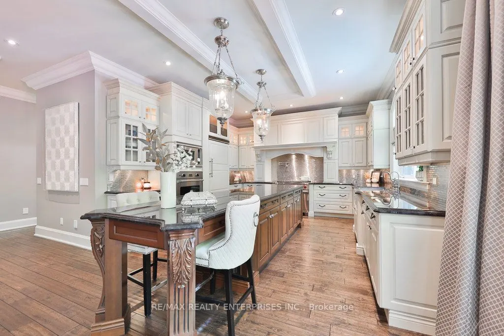 5047 Lakeshore Road