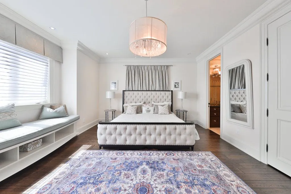 5047 Lakeshore Road