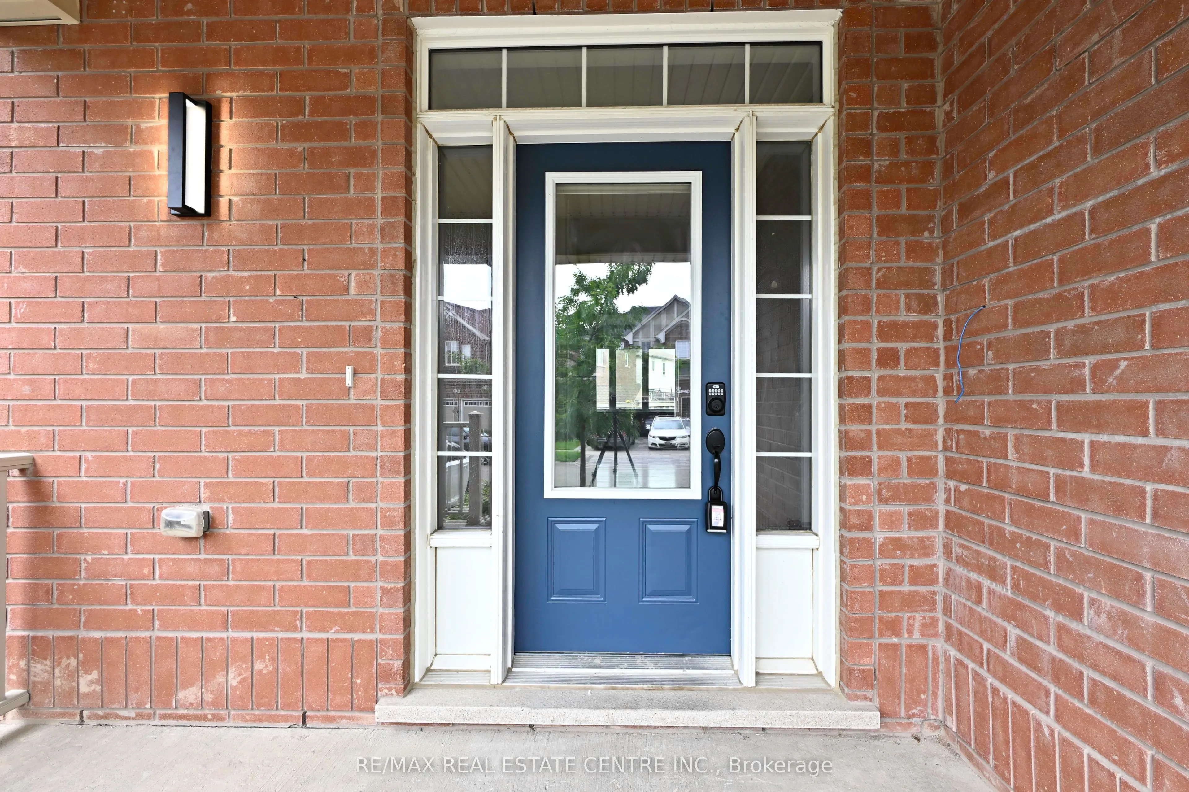 25 Giltspur Road