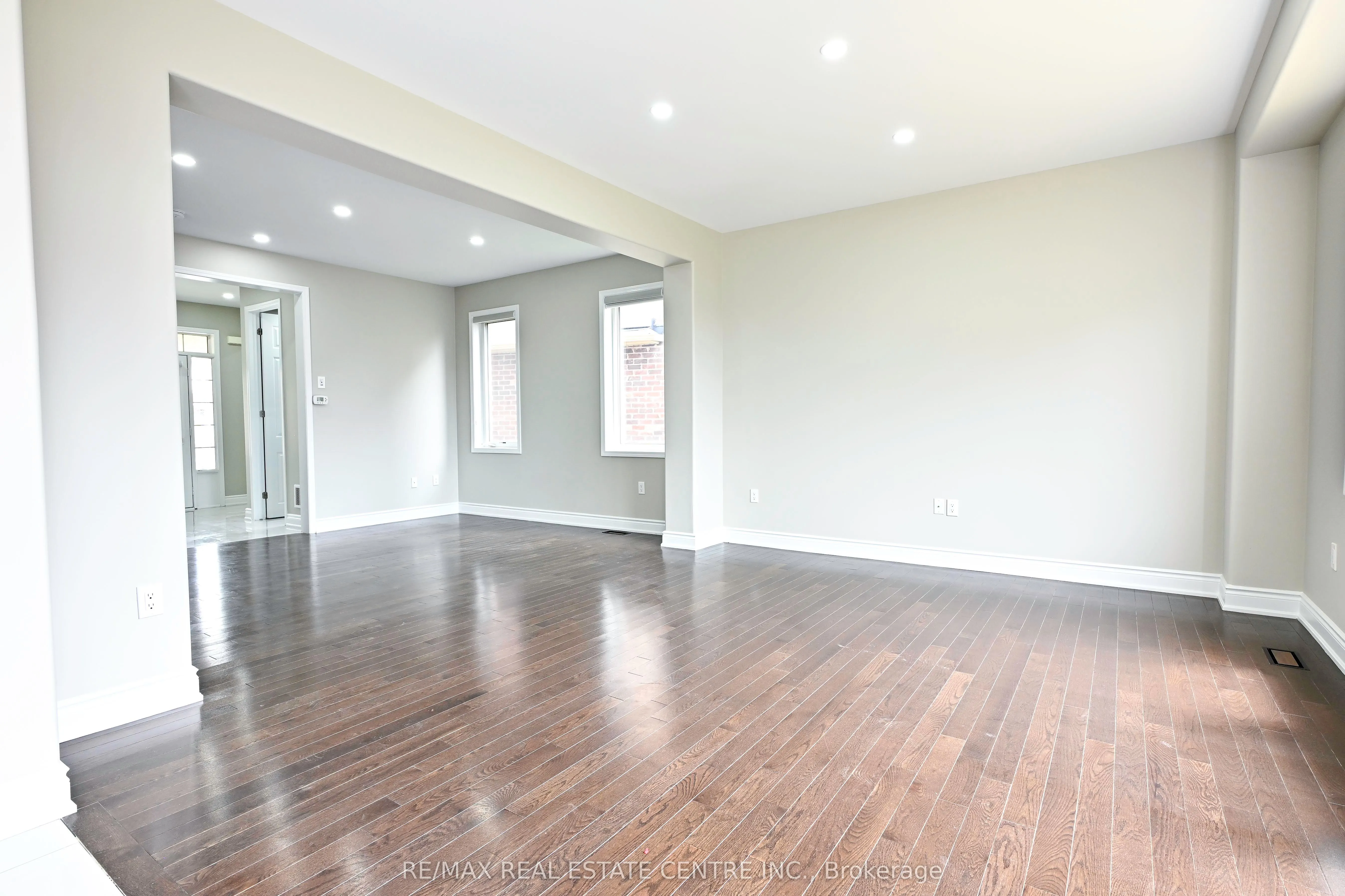 25 Giltspur Road