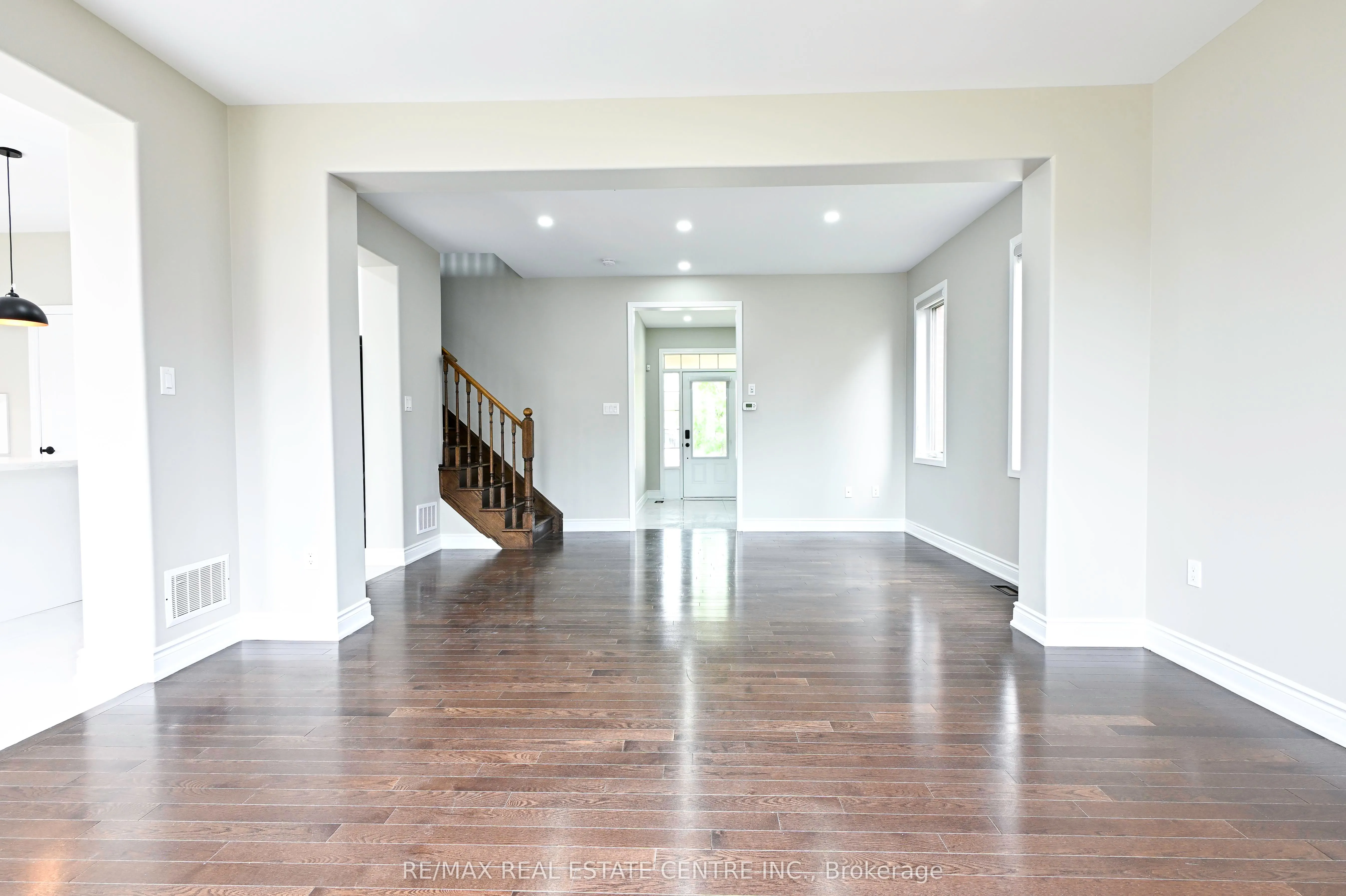 25 Giltspur Road