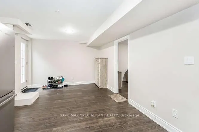 33 Early Street