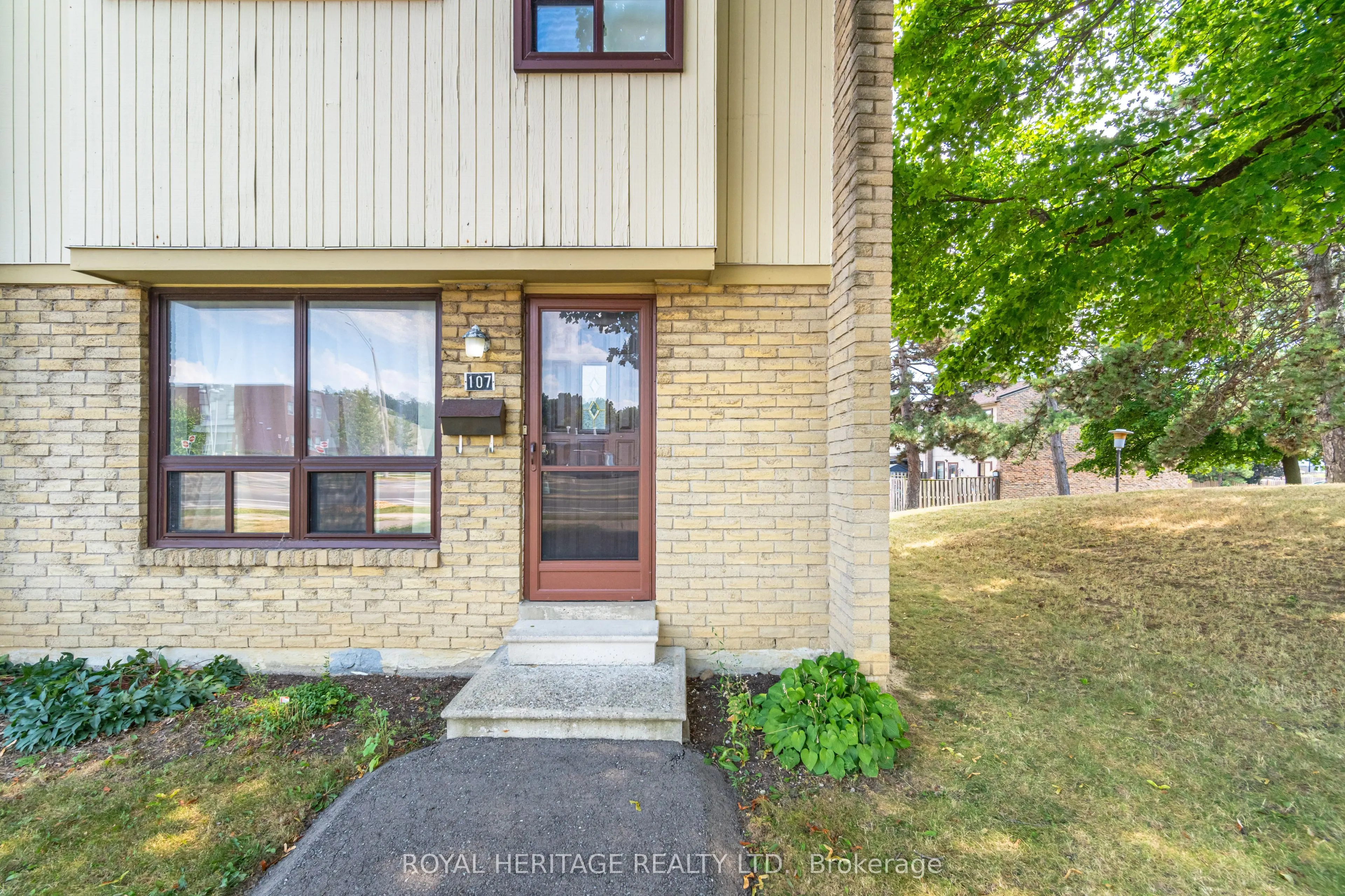 107 Guildford Crescent, #107