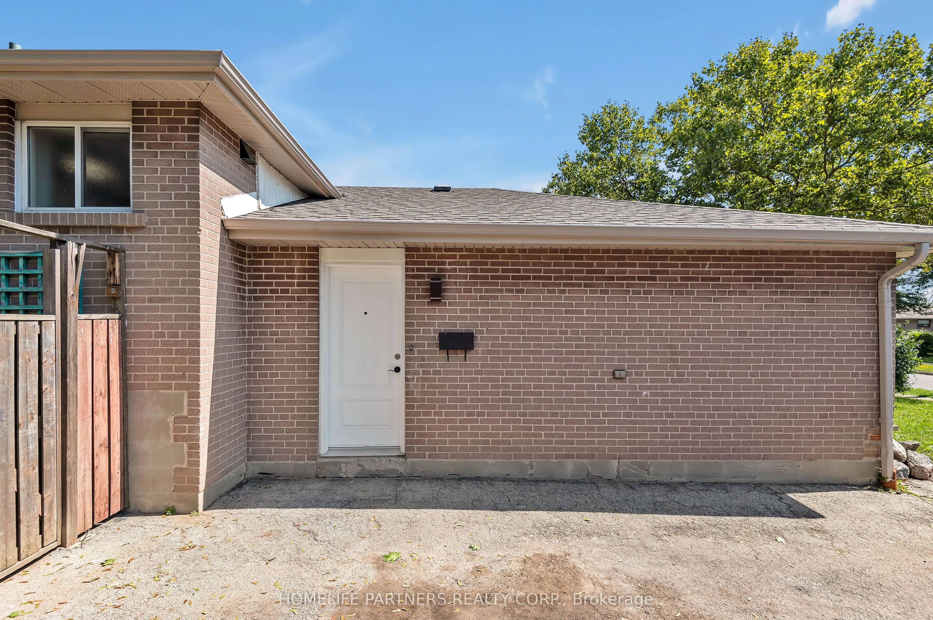 79 Strathavon Drive