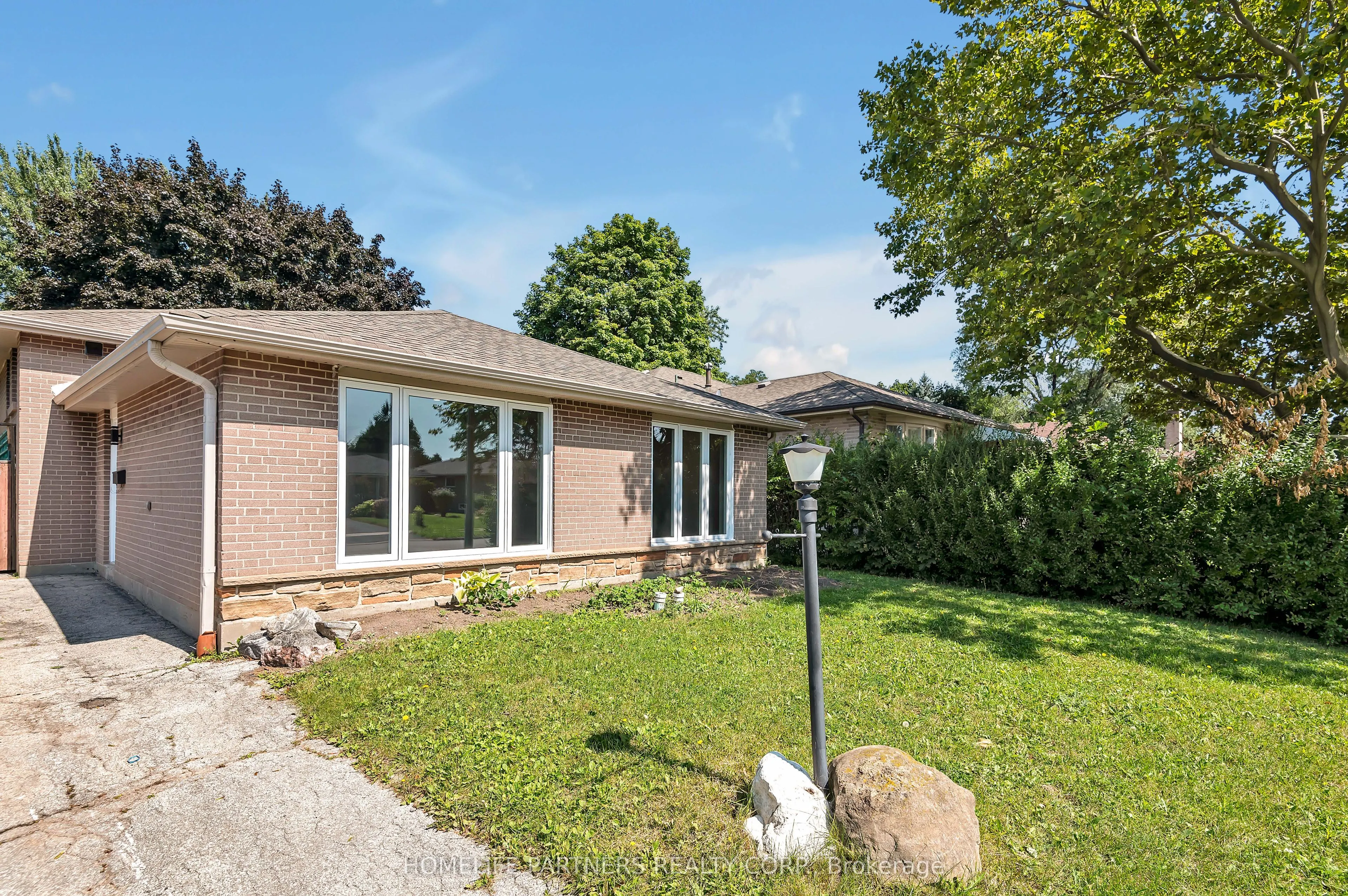 79 Strathavon Drive