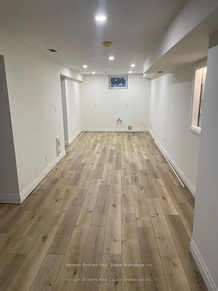 434 Royal York - Lower Level Road