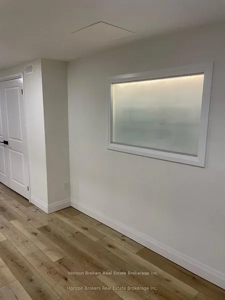 434 Royal York - Lower Level Road