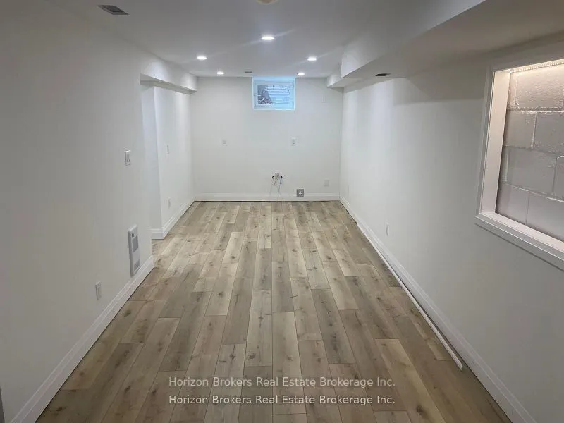 434 Royal York - Lower Level Road