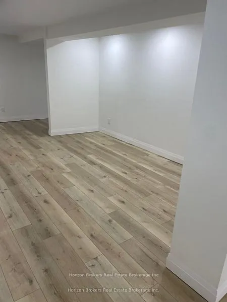 434 Royal York - Lower Level Road