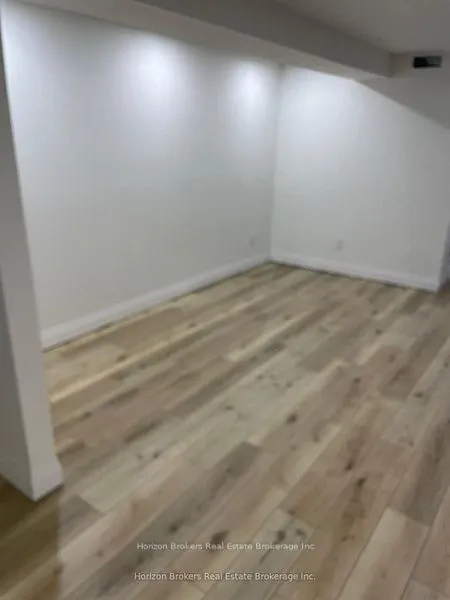 434 Royal York - Lower Level Road