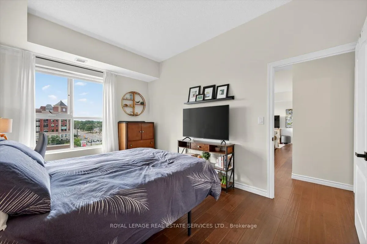 34 Plains Road E, #501
