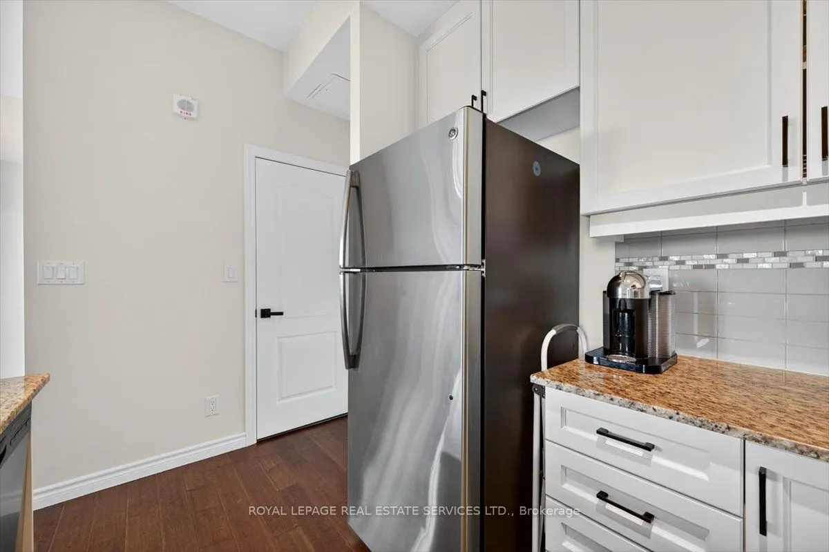 34 Plains Road E, #501
