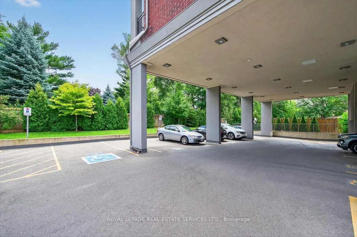 34 Plains Road E, #501