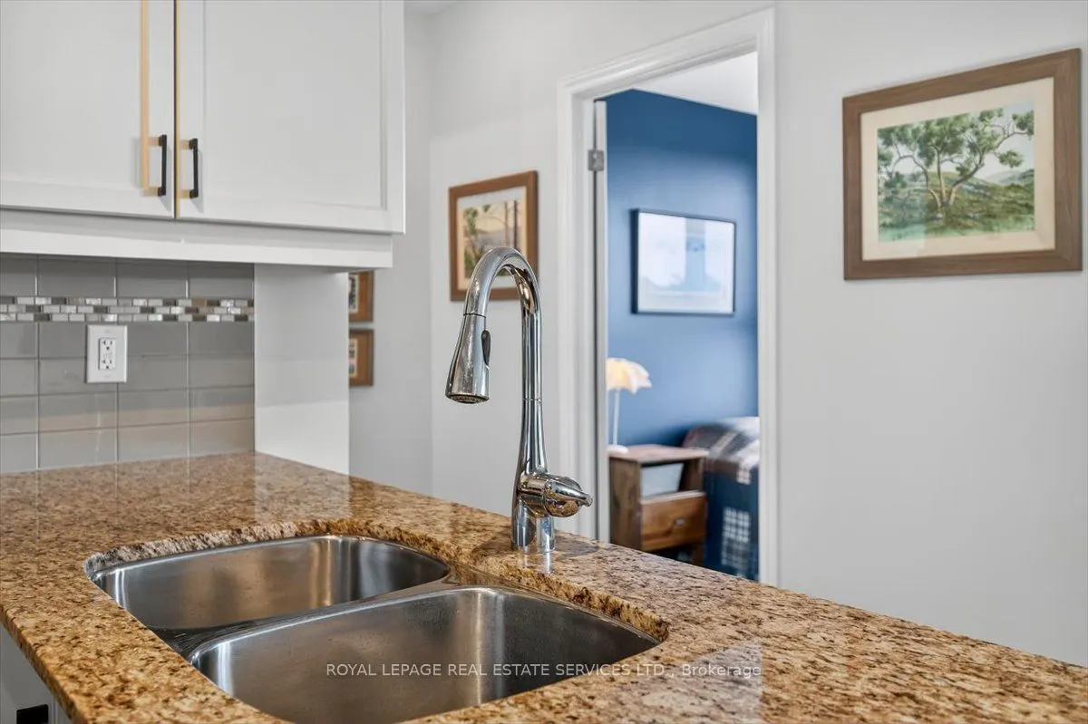 34 Plains Road E, #501