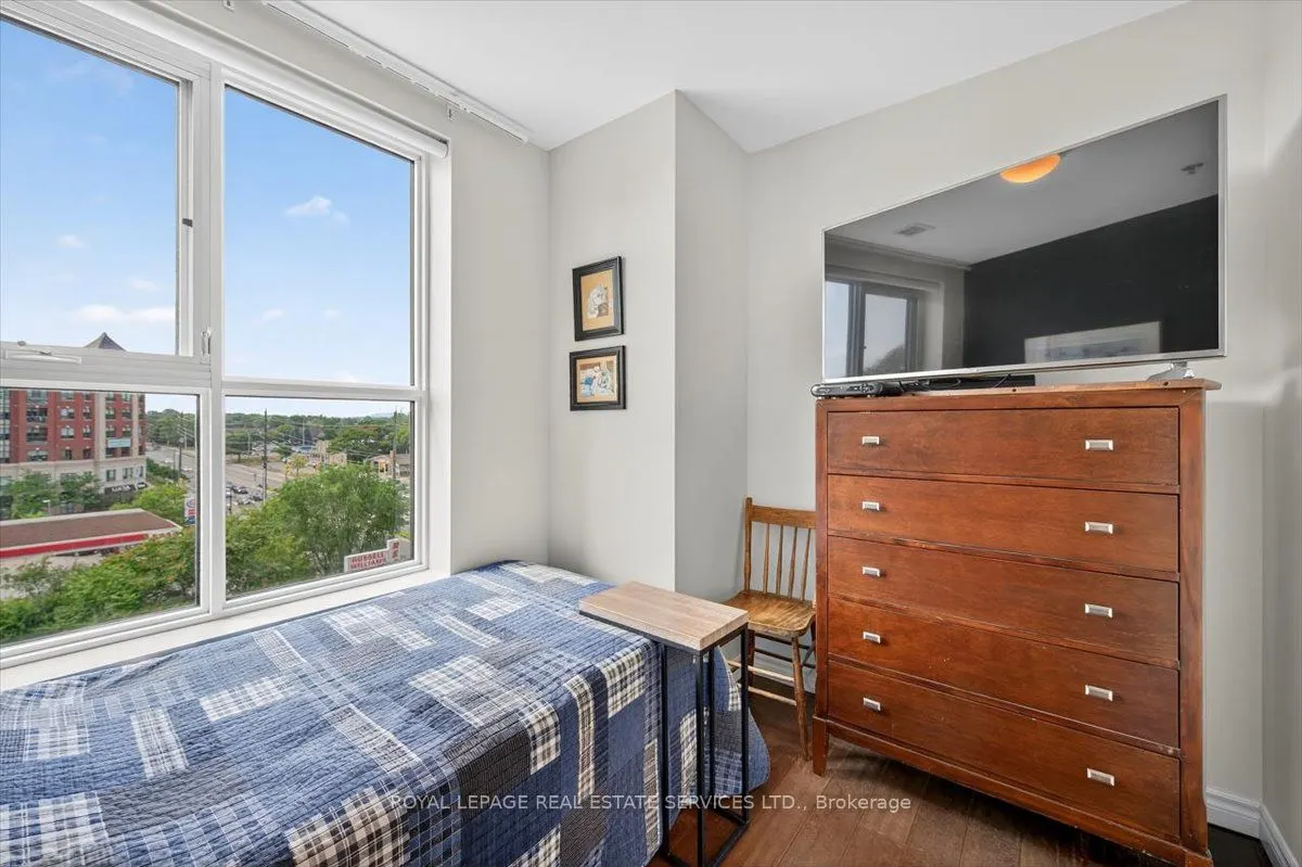 34 Plains Road E, #501