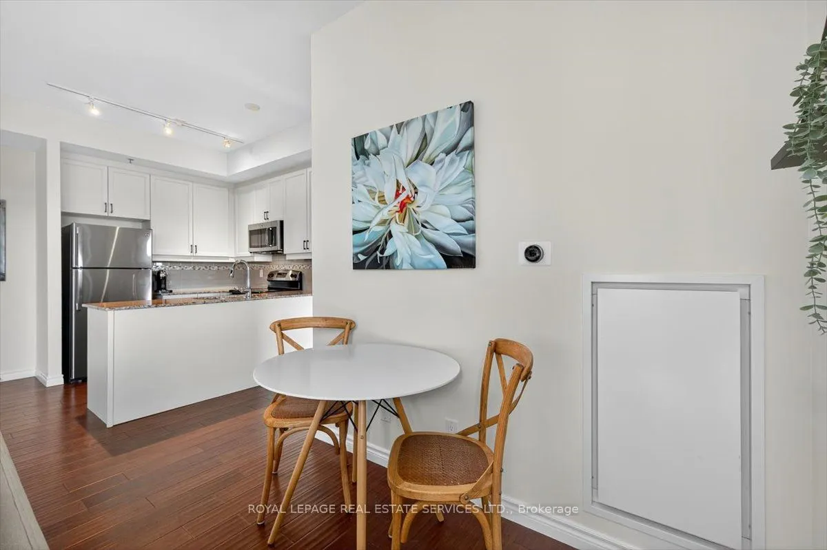 34 Plains Road E, #501