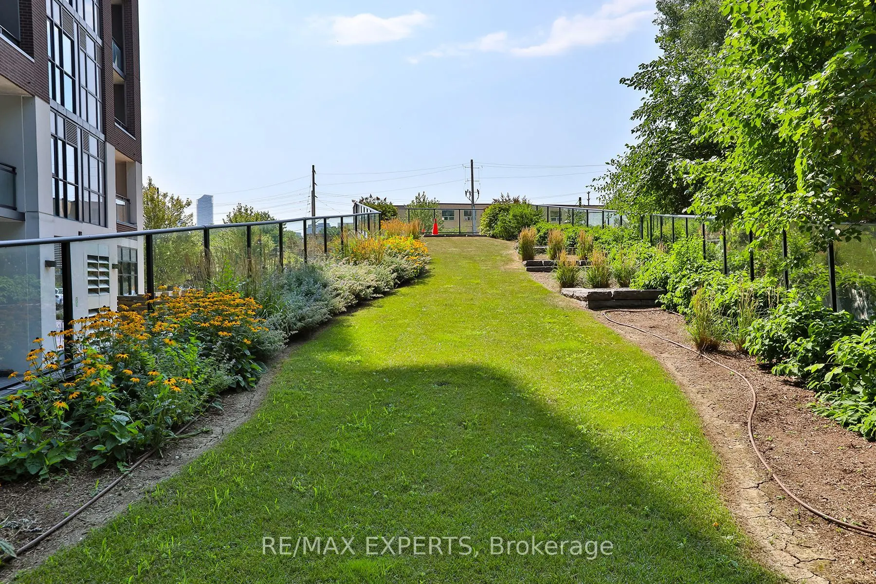 25 Neighbourhood Lane, #603