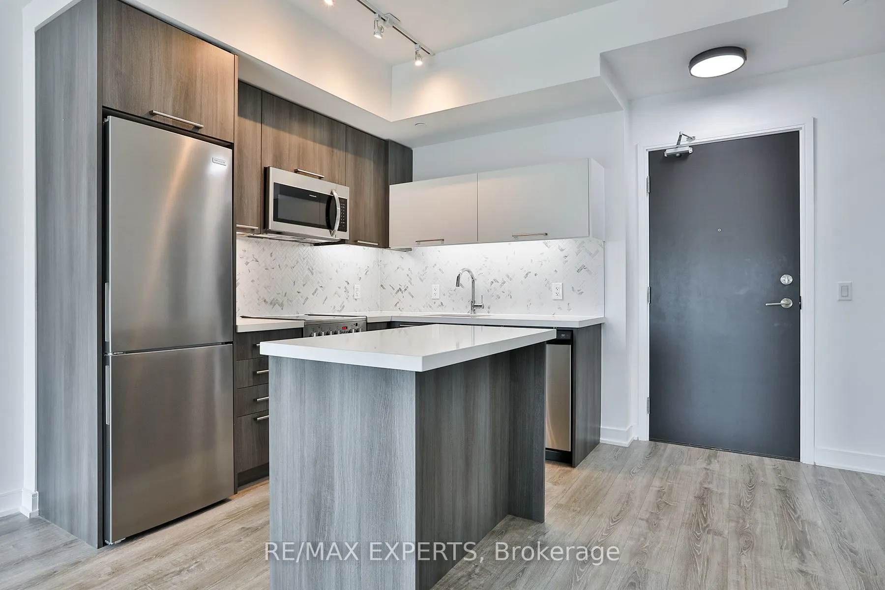 25 Neighbourhood Lane, #603
