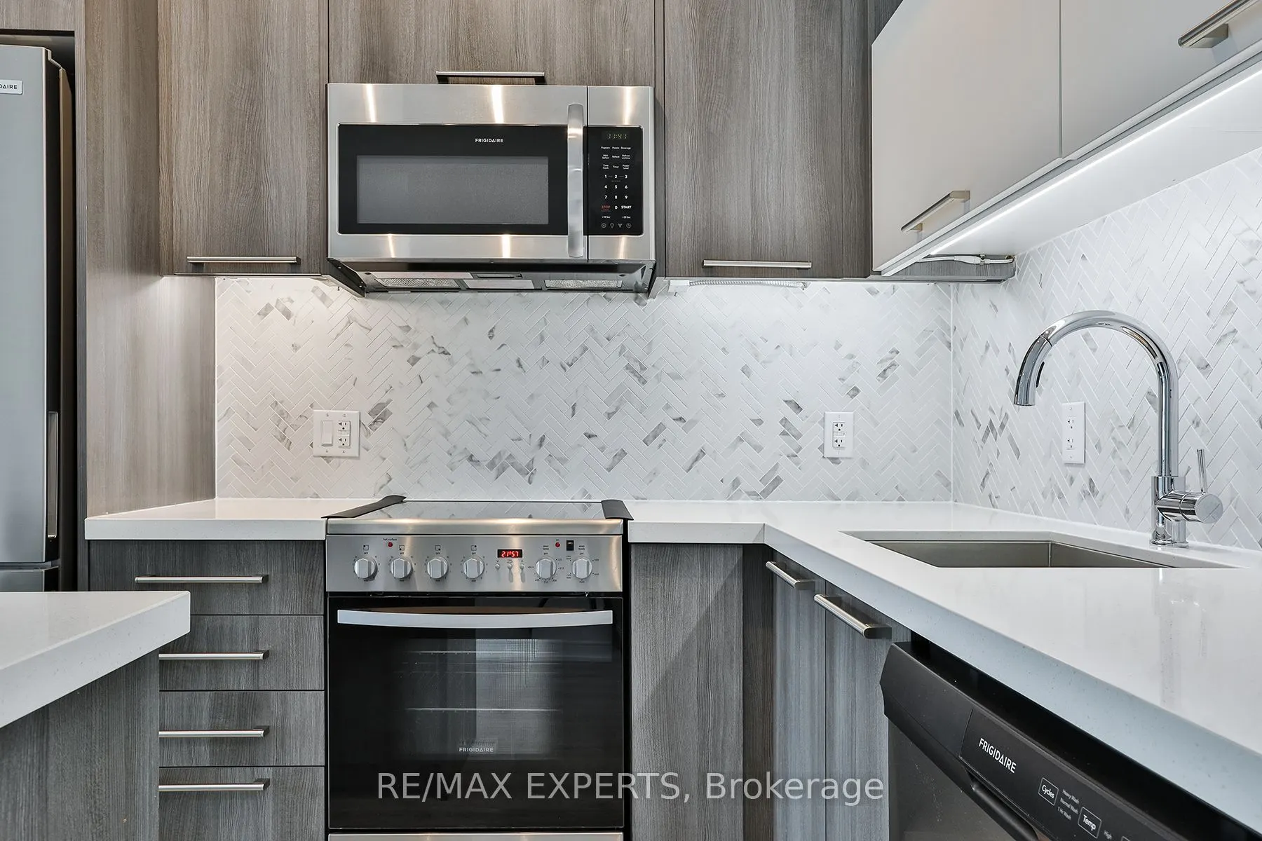 25 Neighbourhood Lane, #603