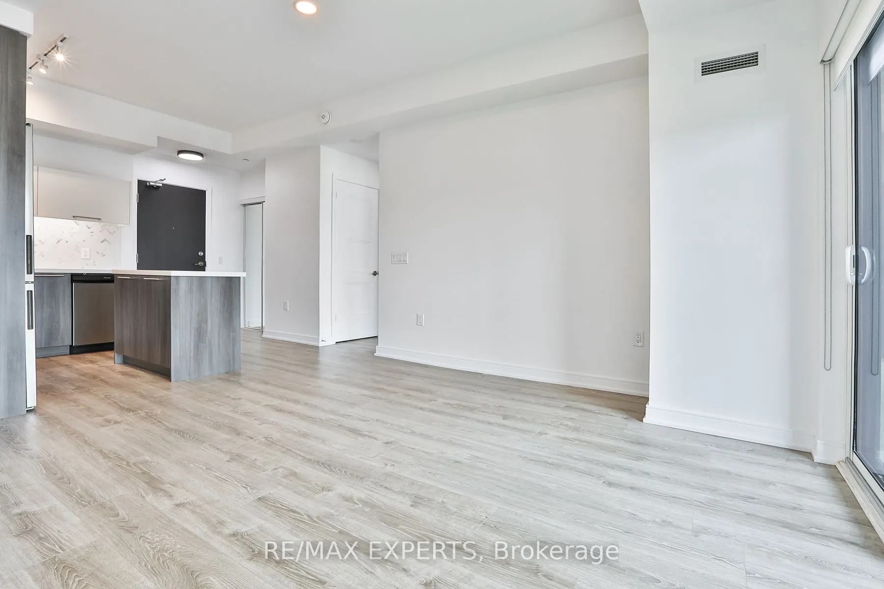 25 Neighbourhood Lane, #603
