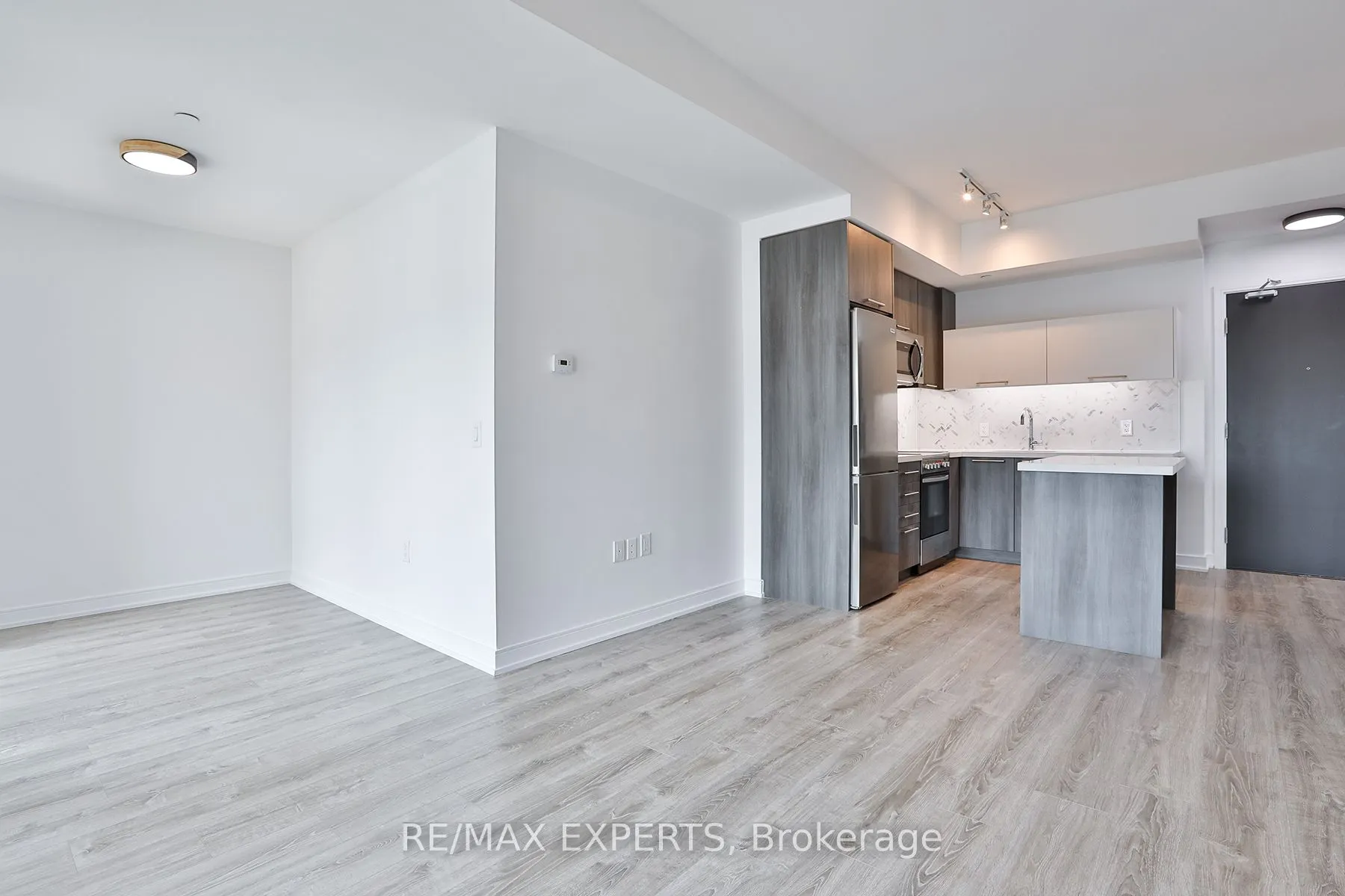 25 Neighbourhood Lane, #603
