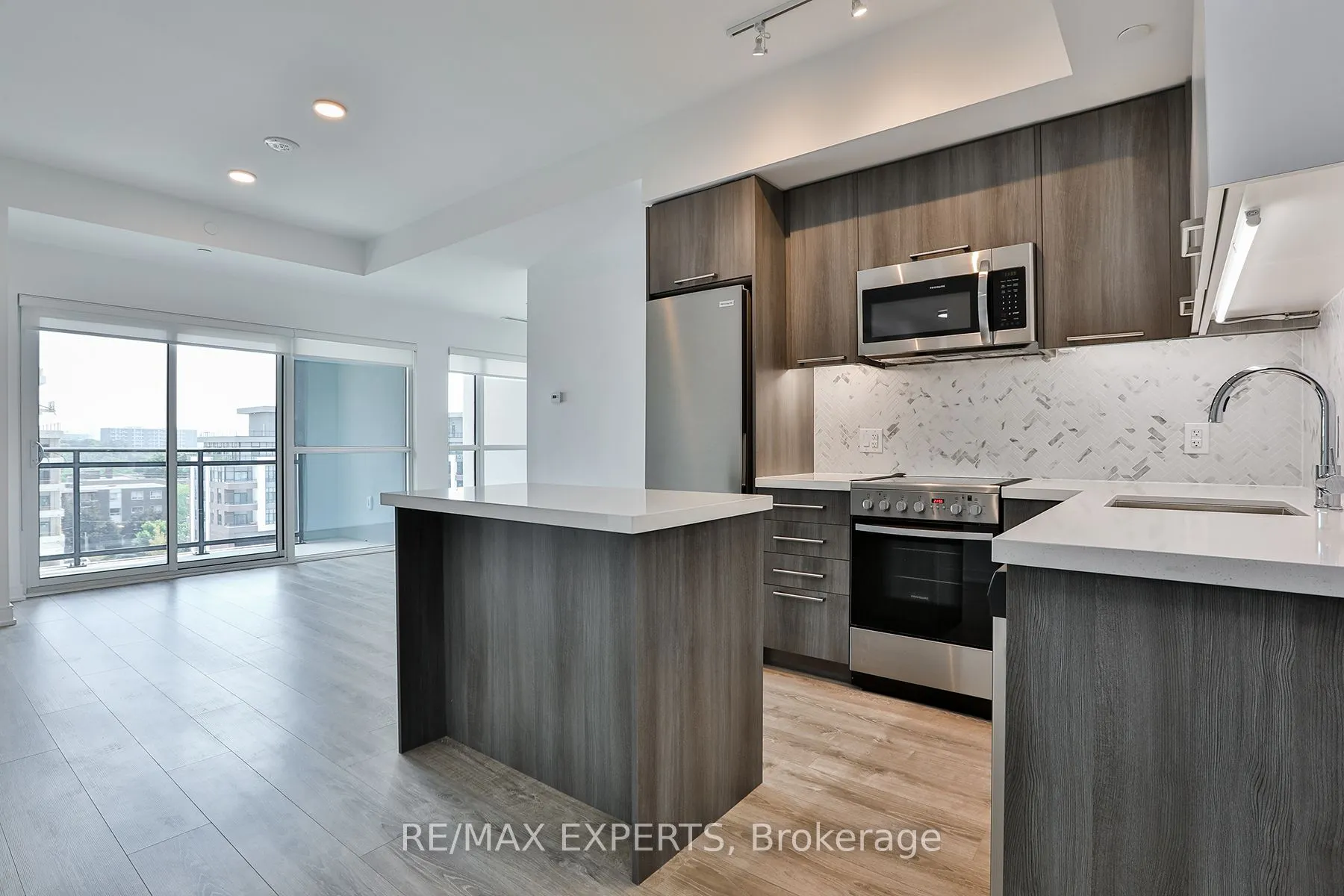 25 Neighbourhood Lane, #603