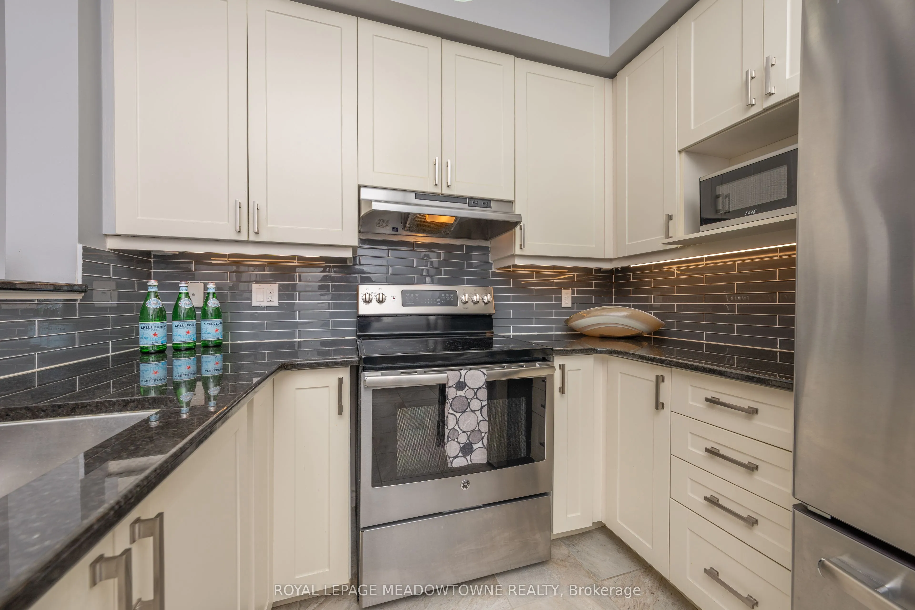 1440 Main Street E, #415