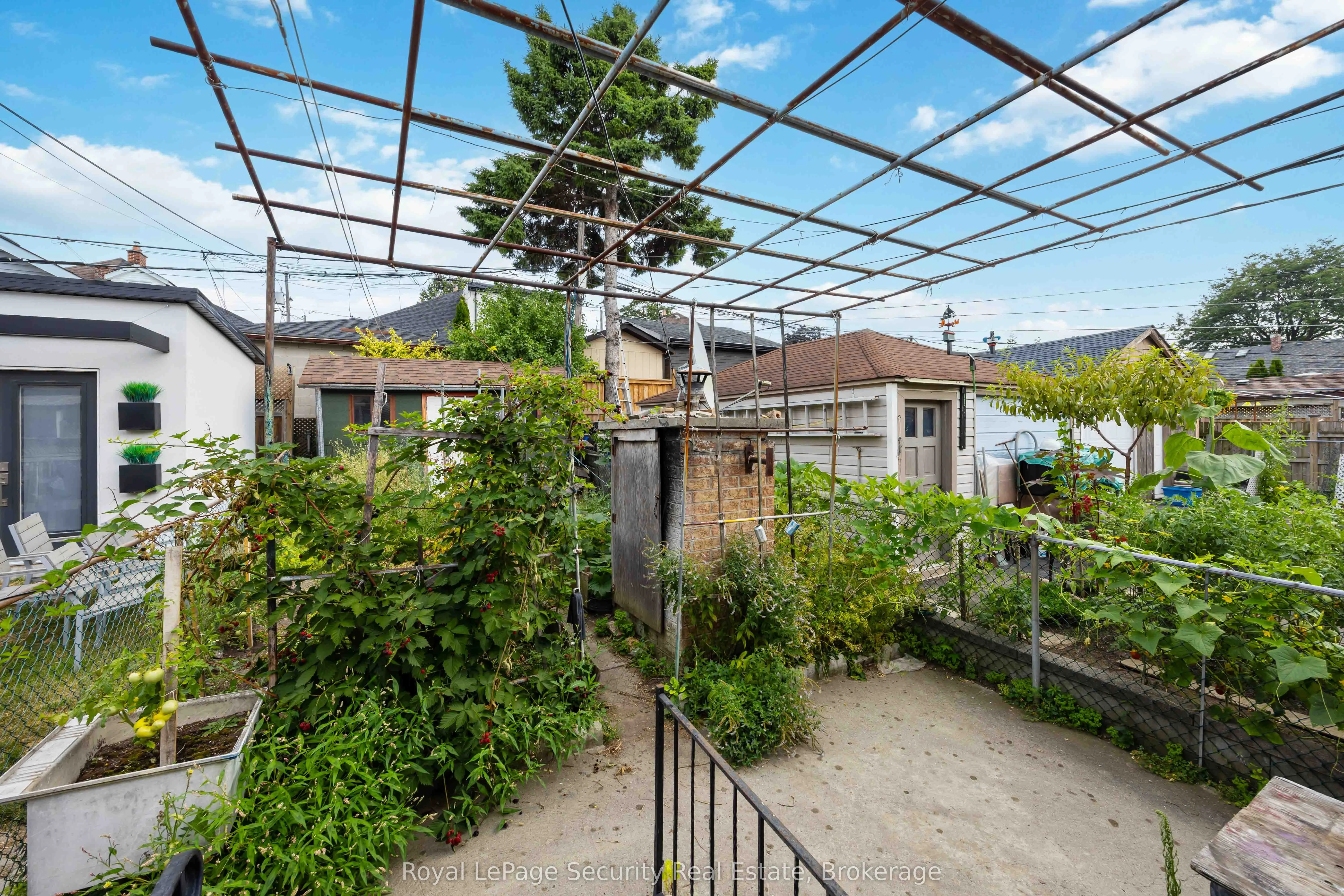 309 Silverthorn Avenue