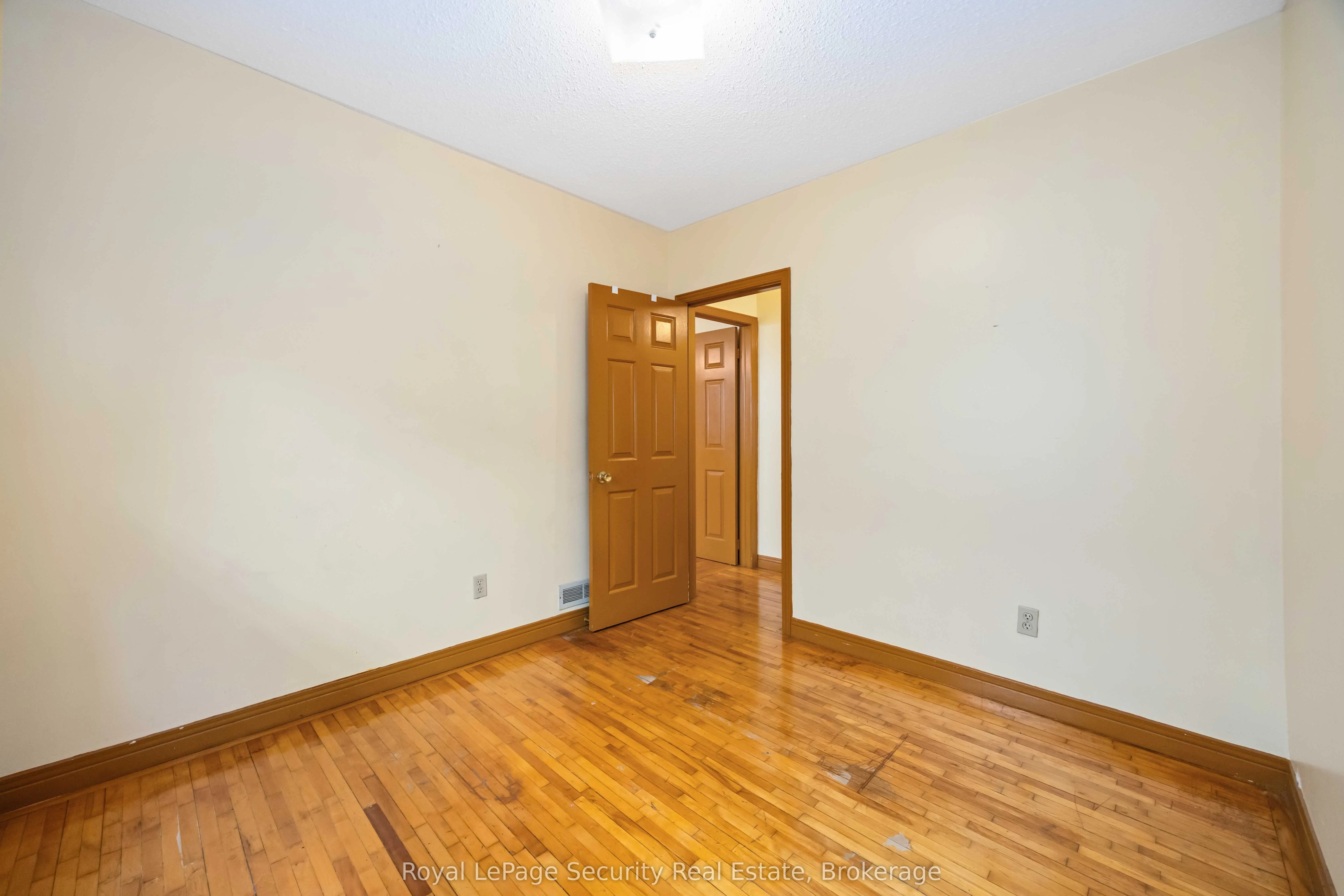 309 Silverthorn Avenue