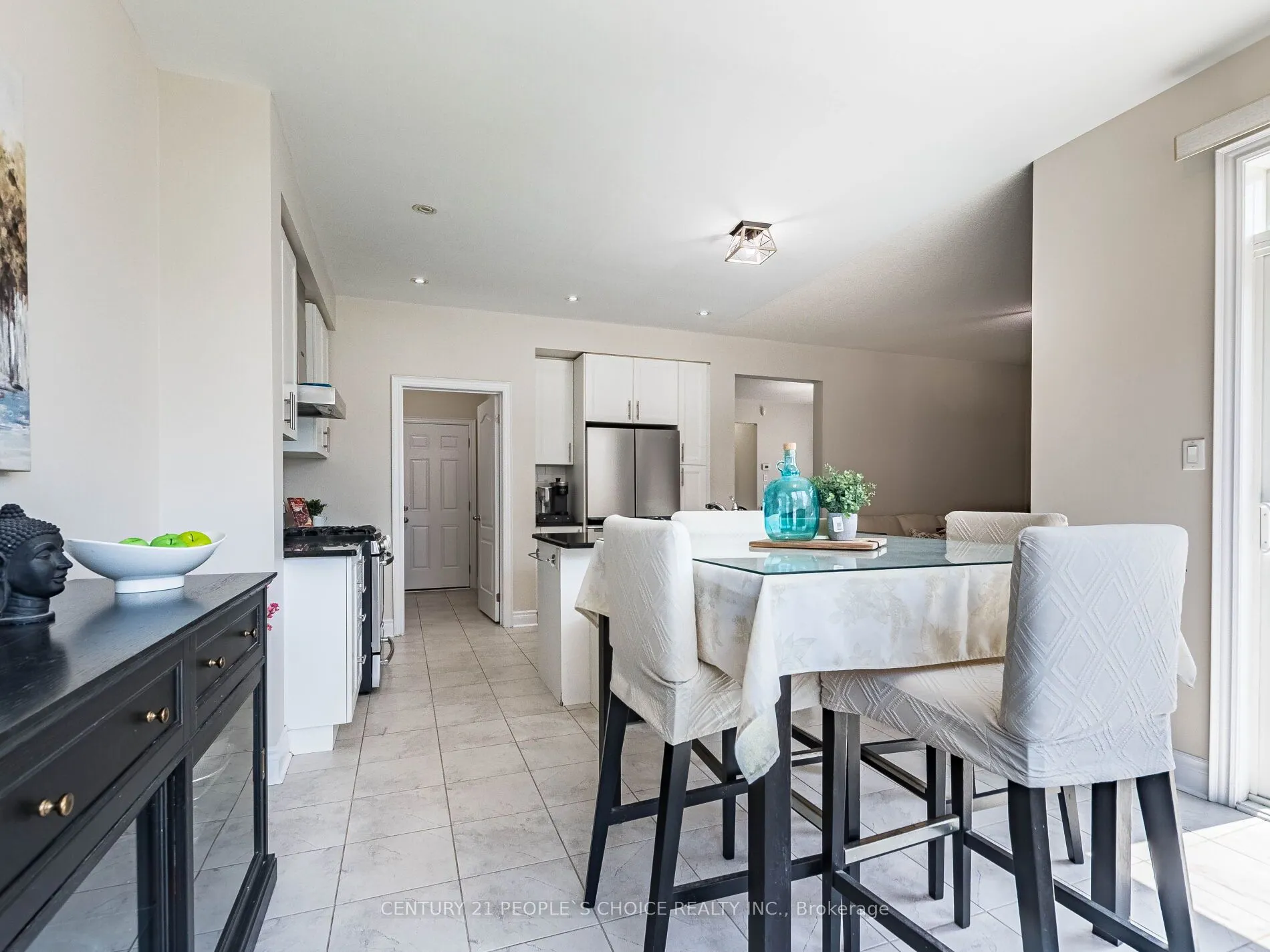 4 Dunley Crescent