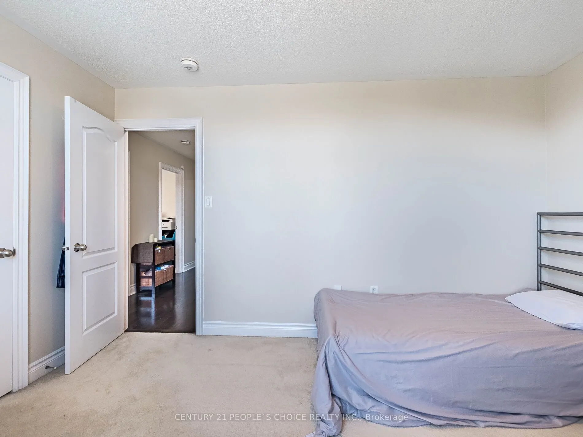 4 Dunley Crescent