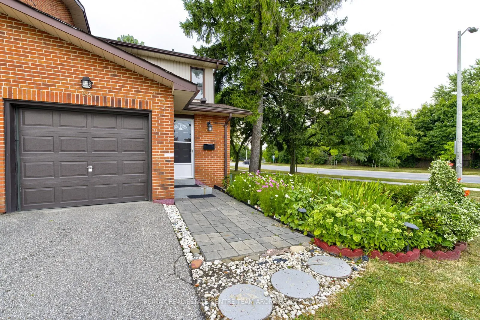 90 Dawson Crescent, #90