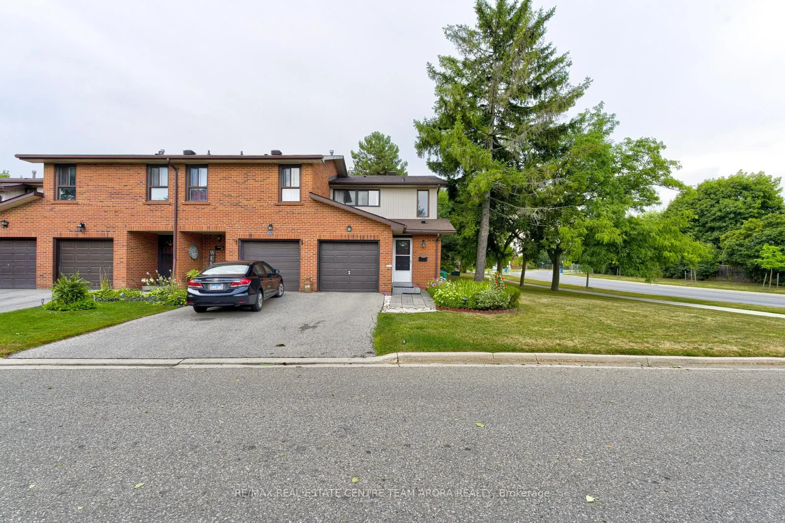90 Dawson Crescent, #90