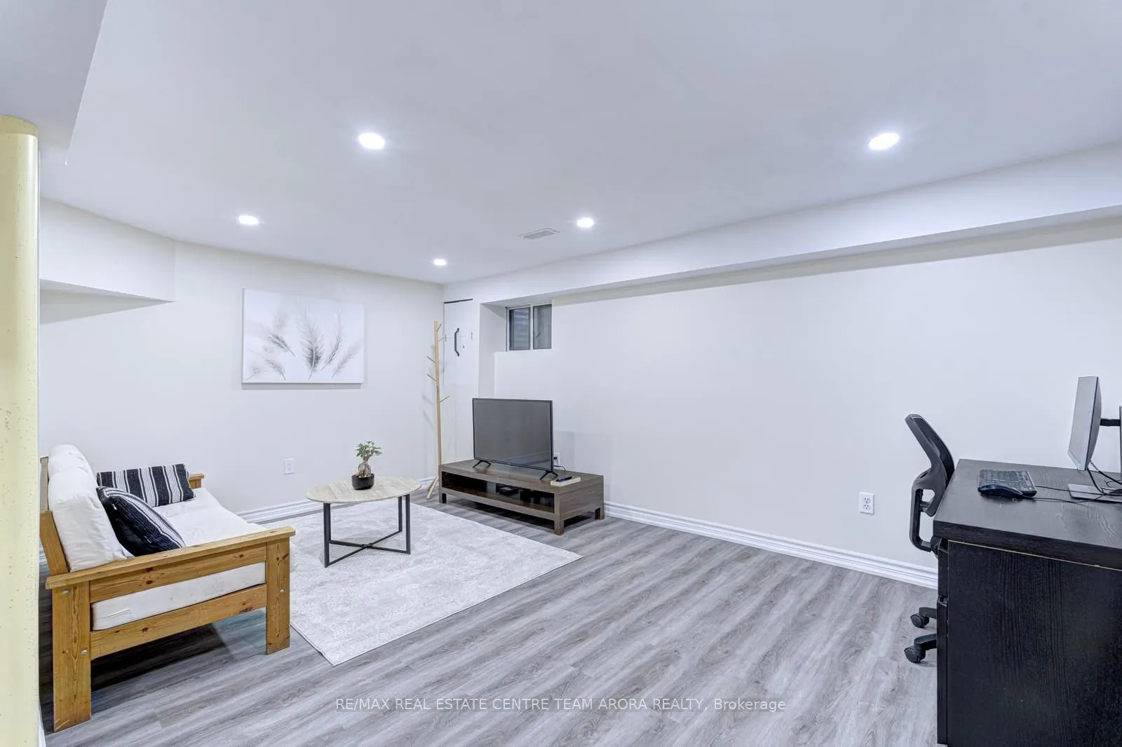 90 Dawson Crescent, #90