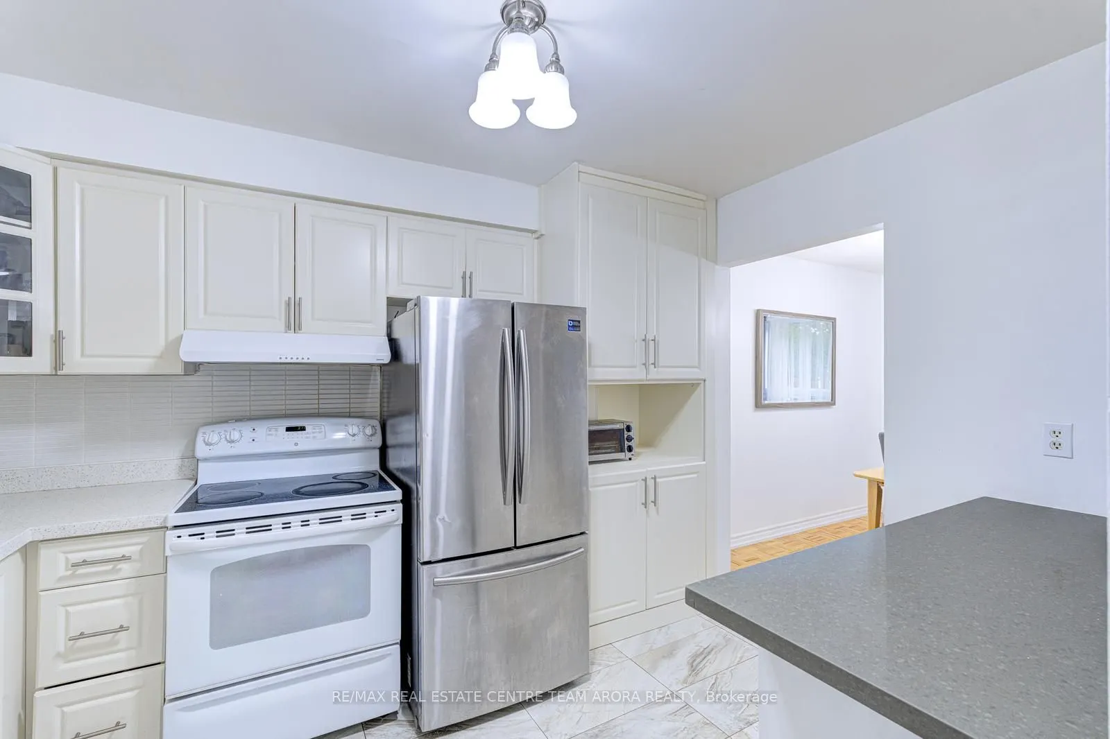 90 Dawson Crescent, #90