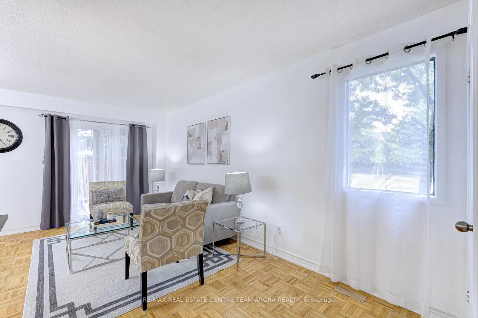 90 Dawson Crescent, #90