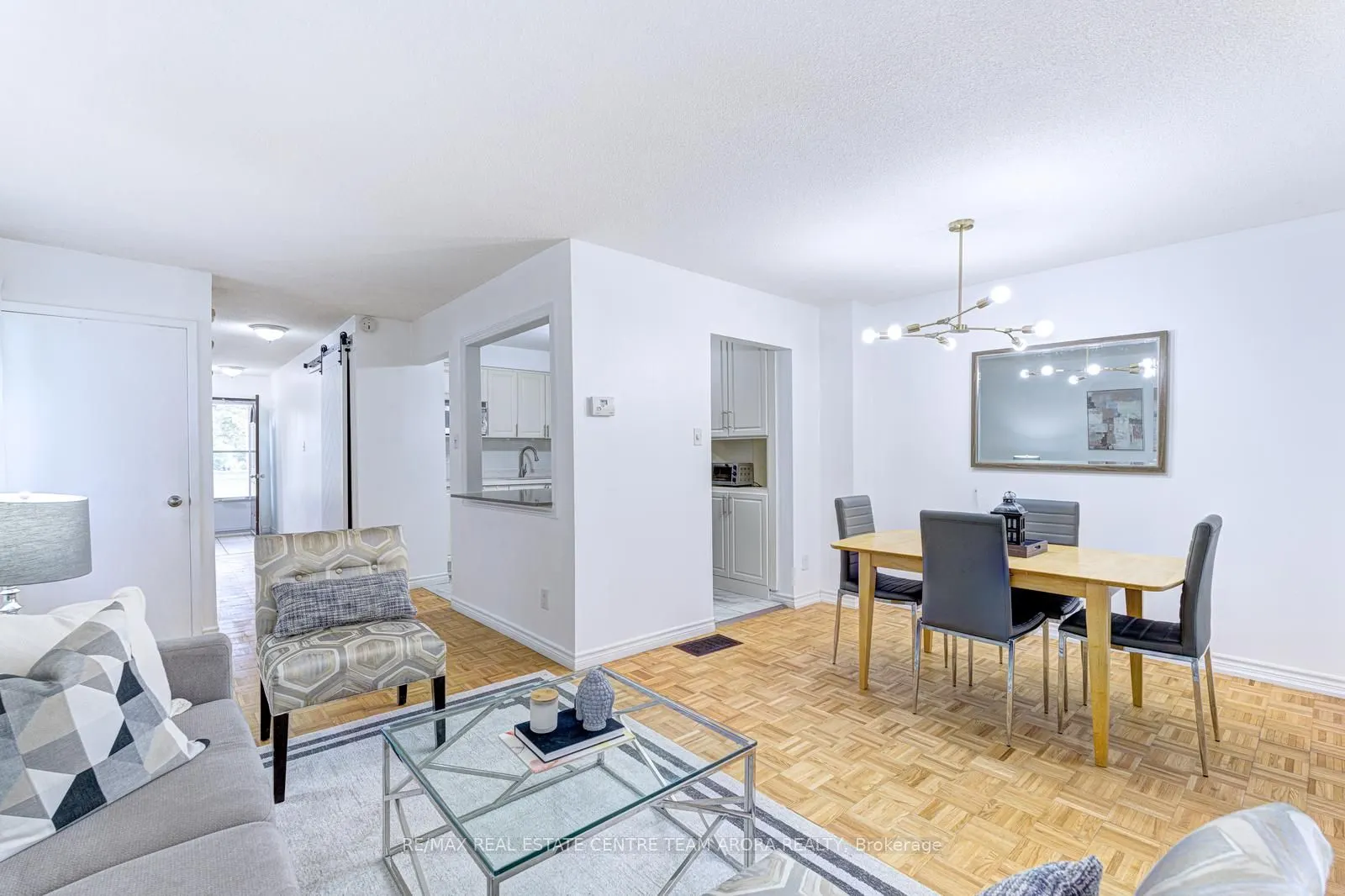 90 Dawson Crescent, #90