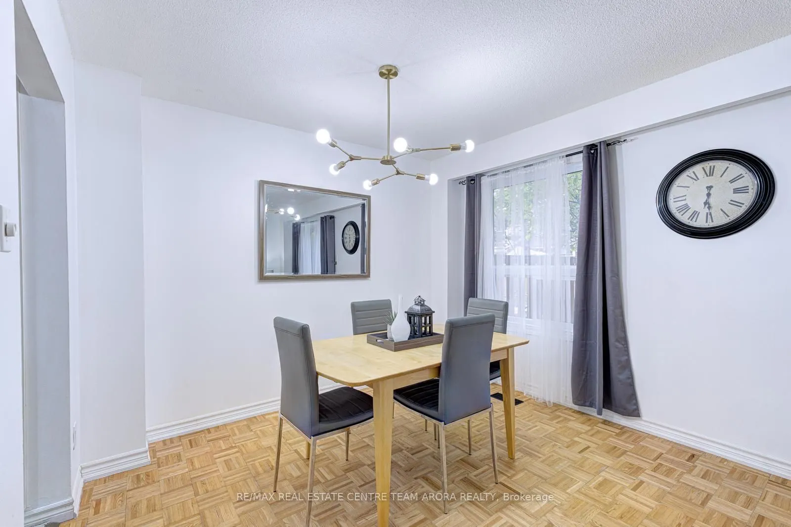 90 Dawson Crescent, #90