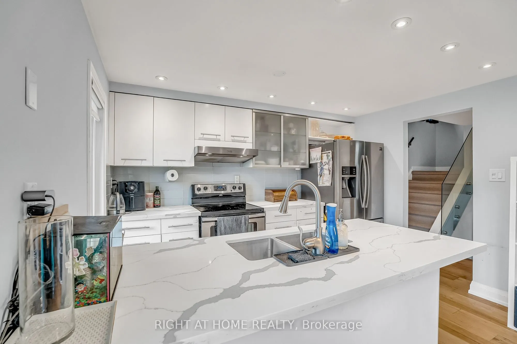 6824 Avila Road