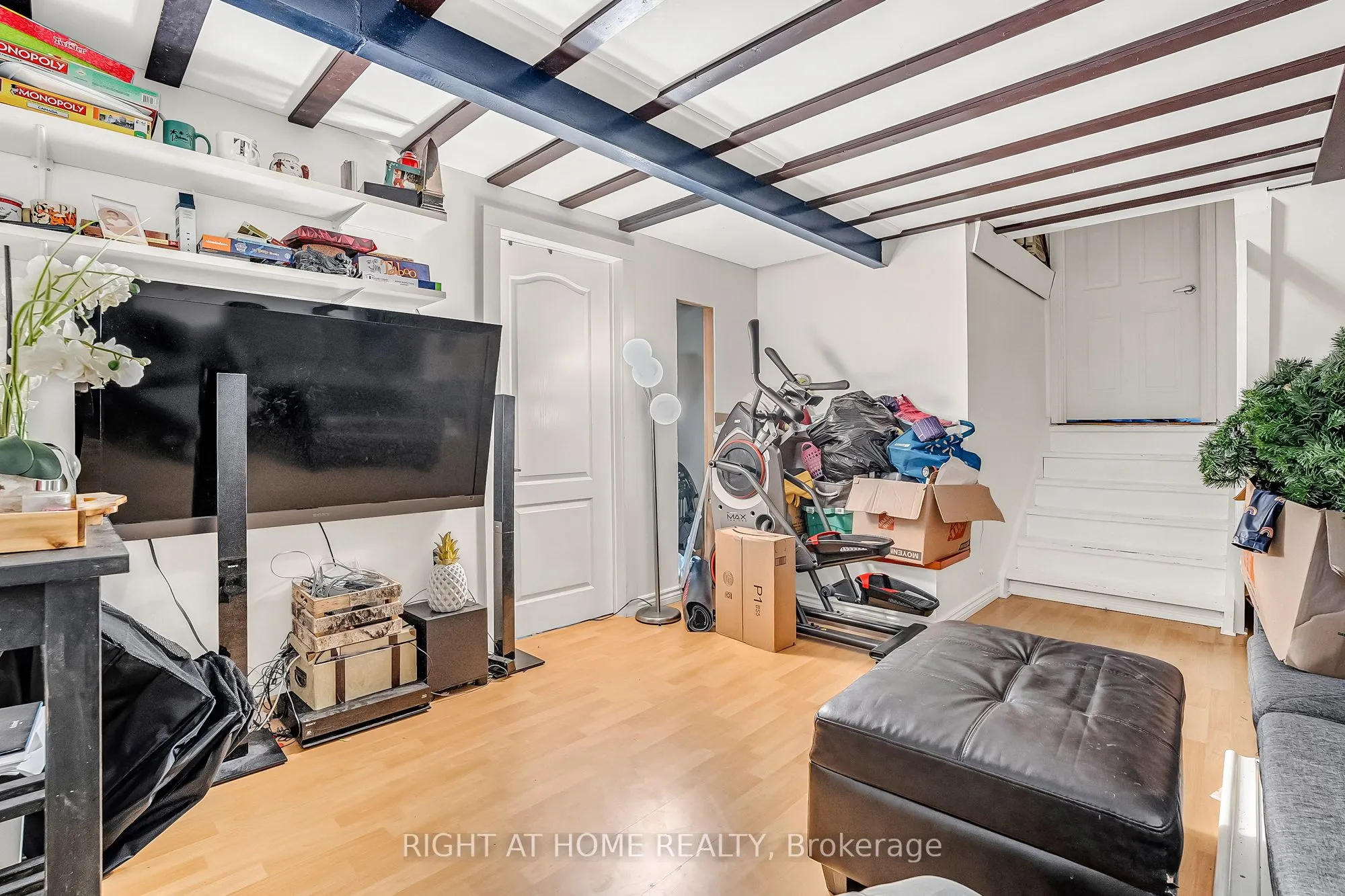 6824 Avila Road