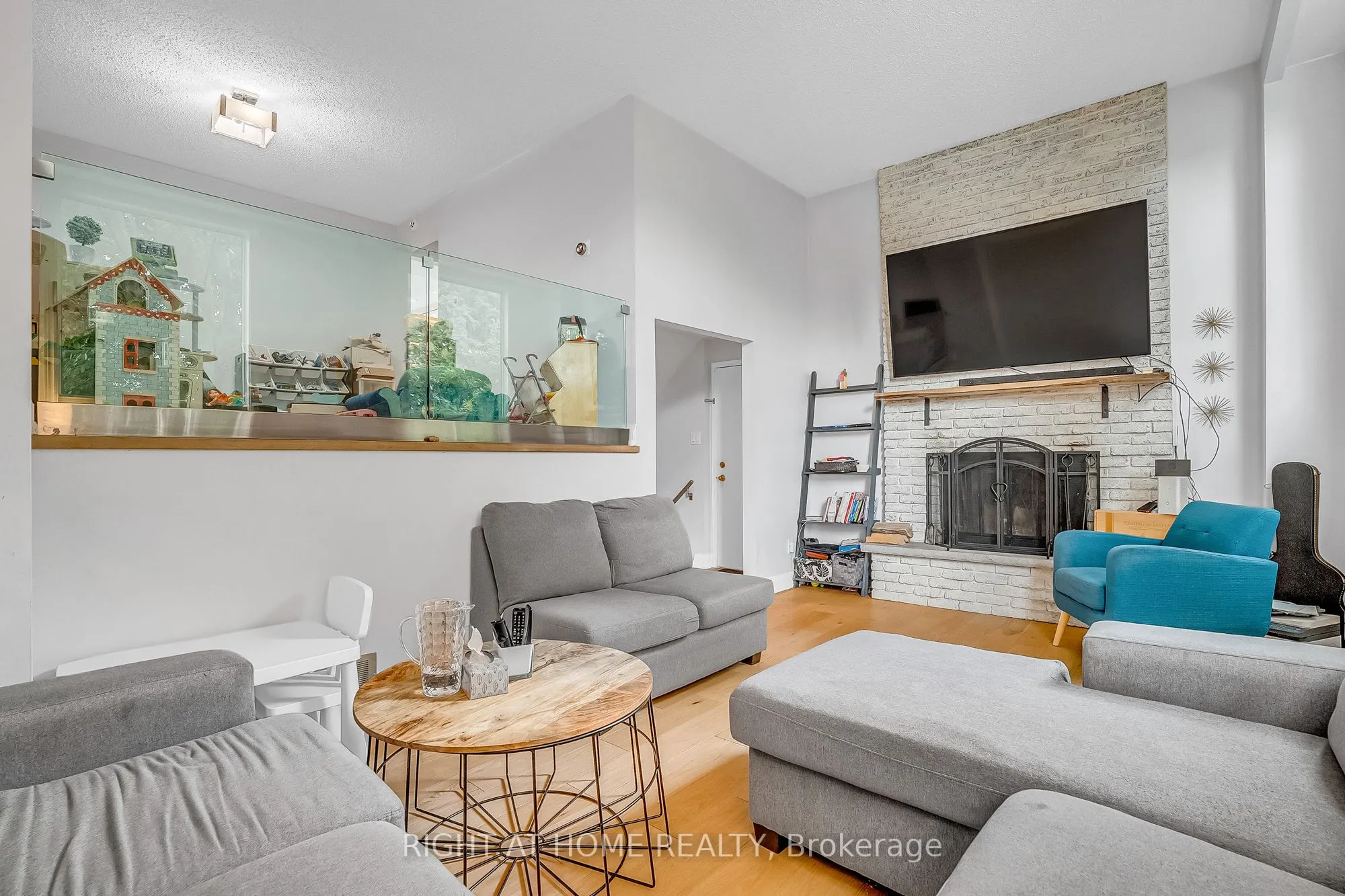 6824 Avila Road