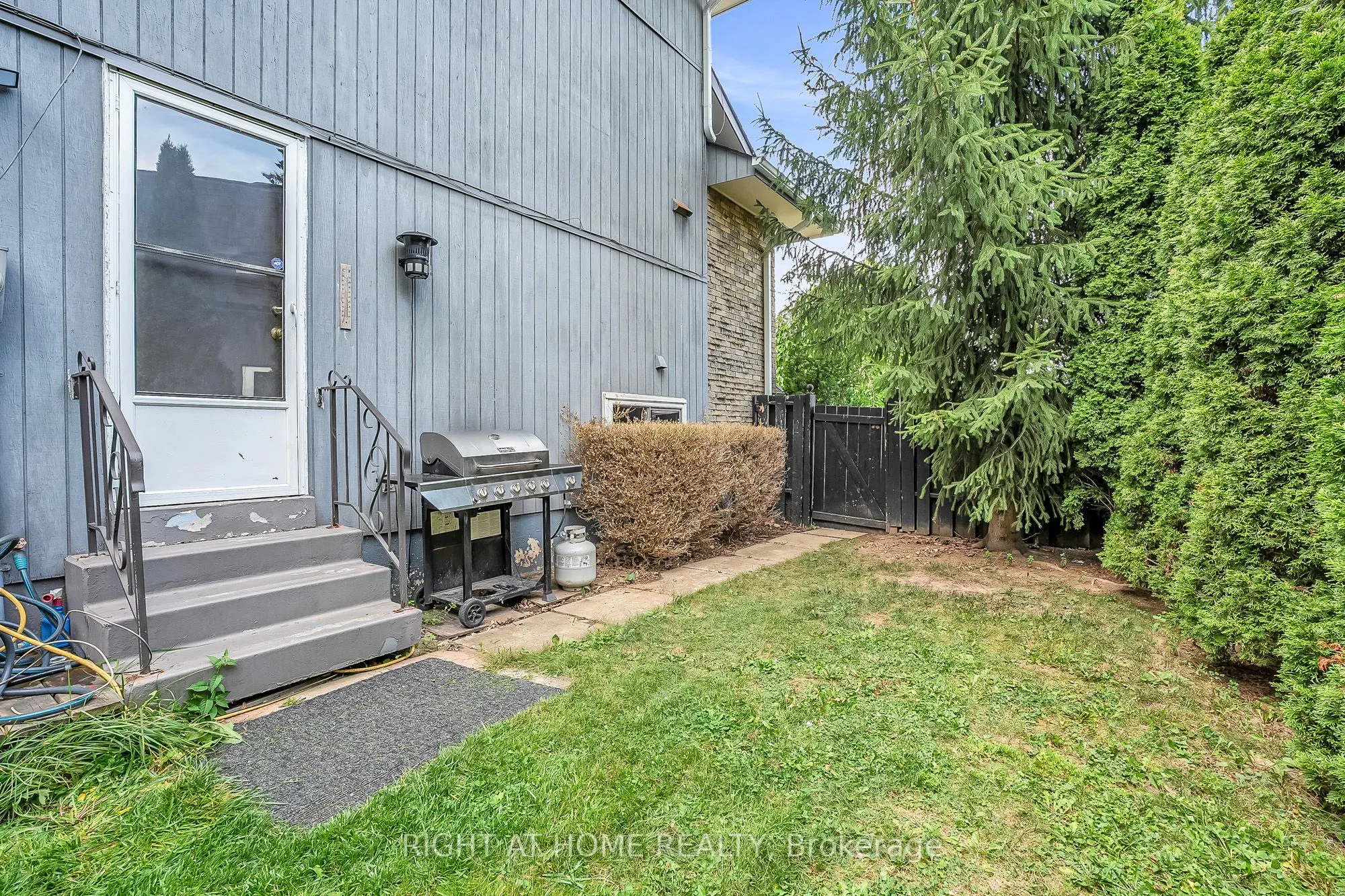 6824 Avila Road