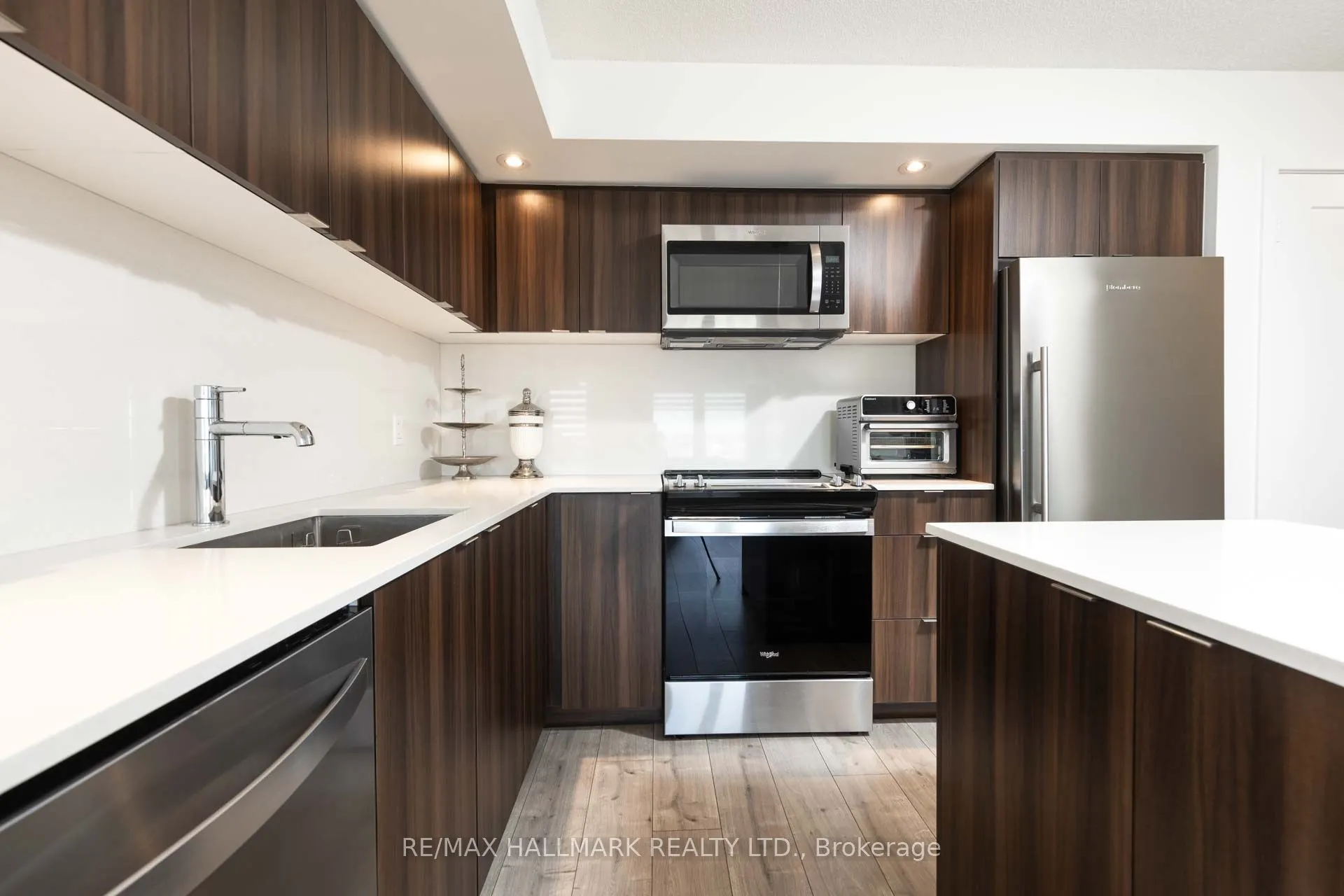 10 Eva Road, #2206