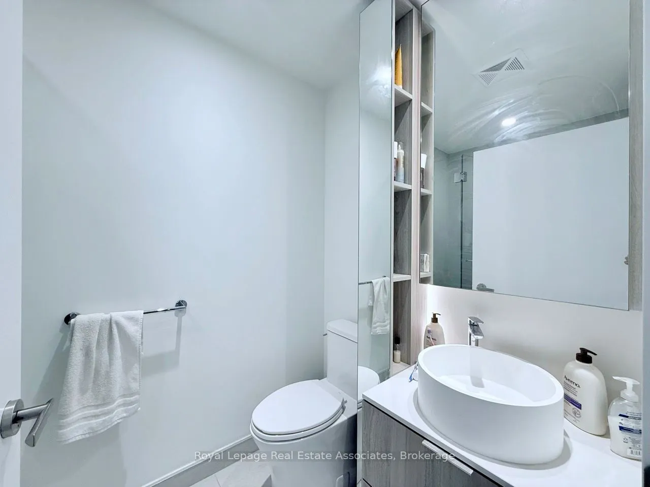 28 Ann Street, #1406