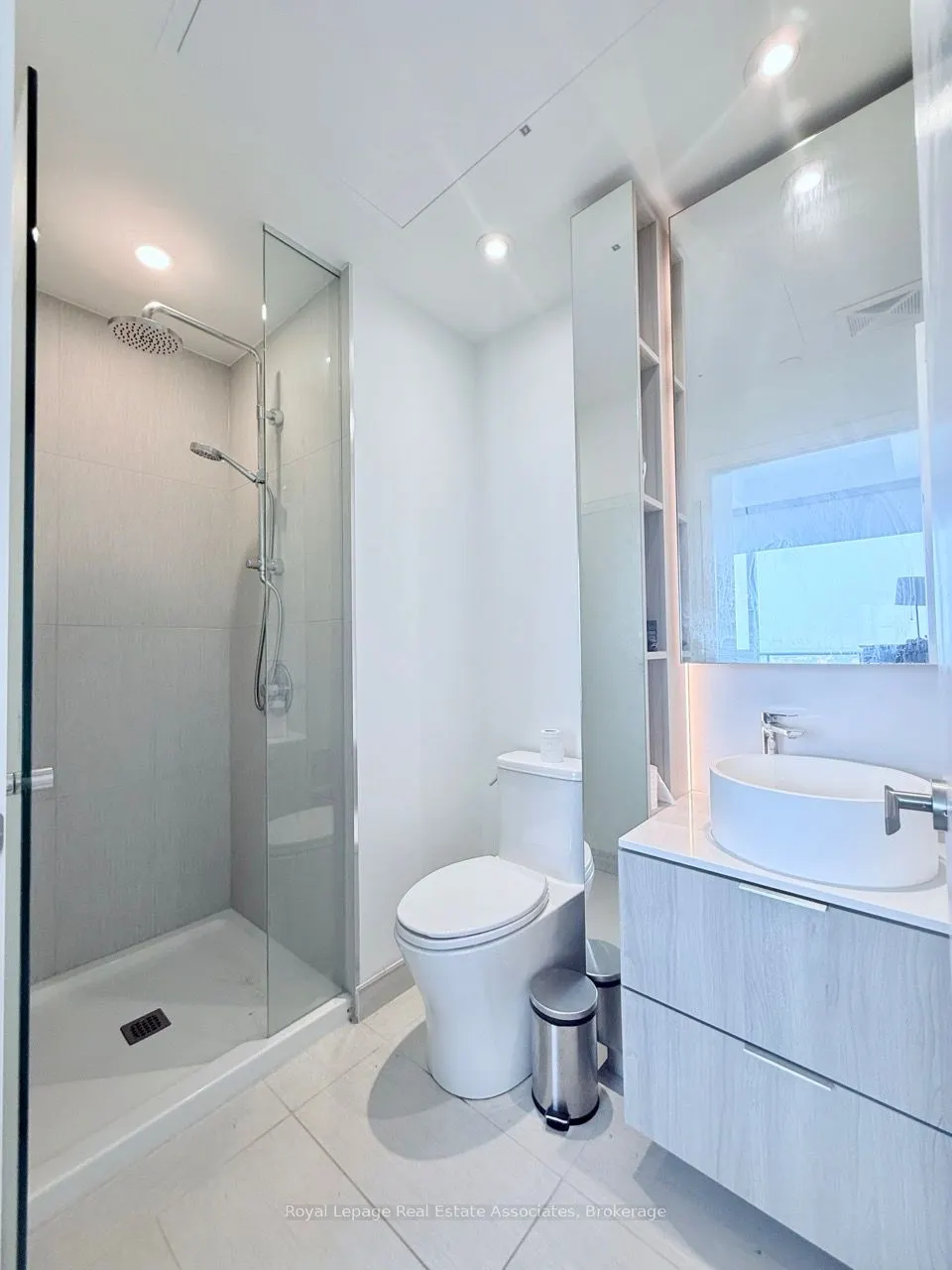 28 Ann Street, #1406